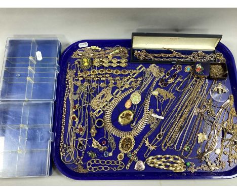 An Assortment of Gilt Coloured Jewellery, to include ropetwist chain, floral openwork pendant, Damascene style panel bracelet