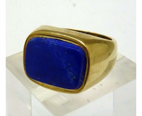 A 9ct gold and lapis lazuli ring, weight 15.7g, size R