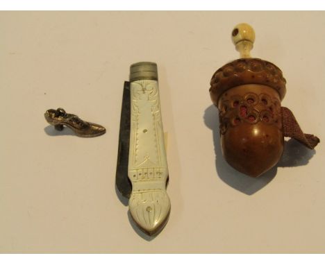 MIXED LOT, silver bladed mother of pearl pocket knife & treen, acorn shaped tape measure 