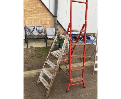 2 pars of step ladders 1 wooden
