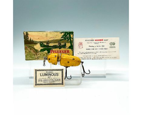 Fantastic old lure from Pflueger Famous Bait with guarantee, manual, and box. Box states the lure as #3770 Lum-Gold with the 