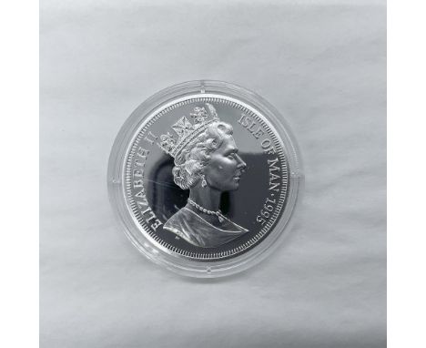 Commemorative issue featuring on the obverse side Queen Elizabeth II facing right and wearing the George IV State Diadem. The