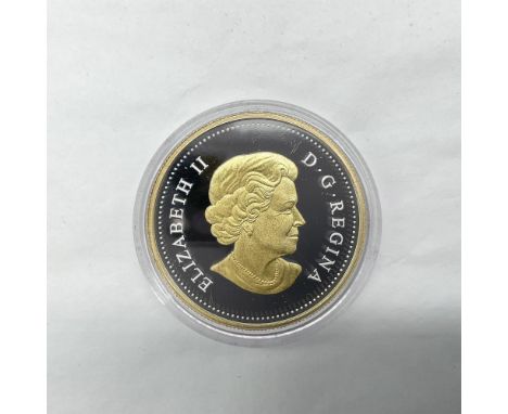 Two Canadian coins celebrating the 100th Anniversary the Armistice of the First World War. Each featuring Queen Elizabeth II 