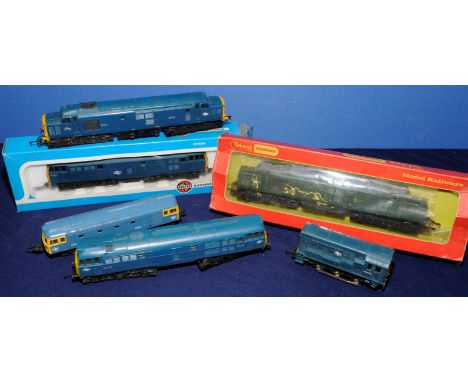 Boxed class 31 diesel engine, Triang D6830 class 37 diesel engine, two Triang diesels and two Lima diesel engines (6)