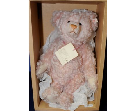 Steiff British Collectors 1997 Teddy Bear limited edition of 3000 pieces with button to ear in original box (approx. 36cm) wi