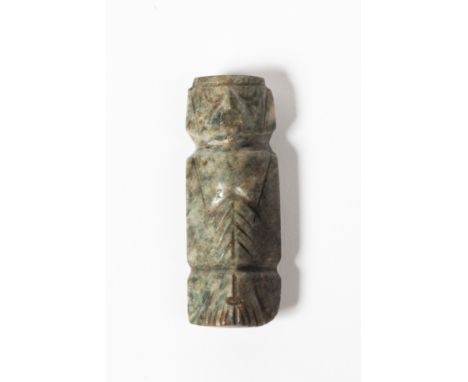 AMULETTE AZTEC, vers 1470 - 1521 après J.-C.Pierre verte 6,4 cm AZTEC AMULET, ca. 1470 - 1521 na Chr.Groene steen AZTEC AMULE