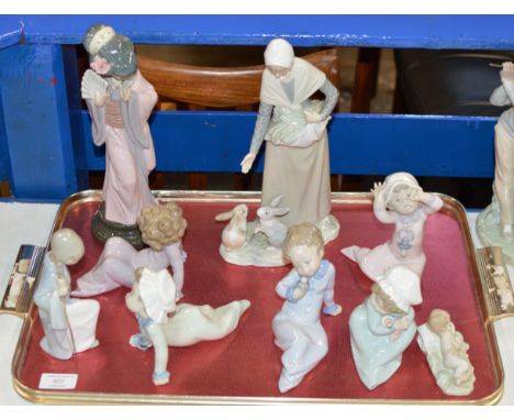 TRAY WITH VARIOUS LLADRO &amp; NAO FIGURINE ORNAMENTS     