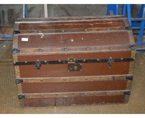 VINTAGE TRUNK     