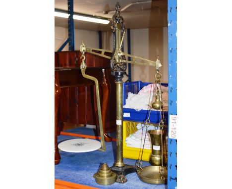 SET OF VINTAGE AVERY BRASS BALANCE SCALES WITH WEIGHTS     