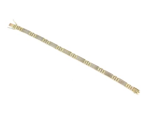 A 14 ct yellow gold gate link bracelet, with box clasp, 19 cm long, weight 17 grams 
