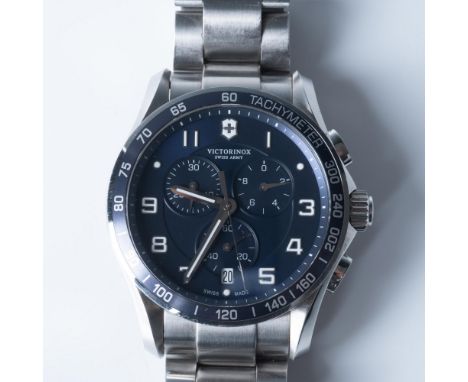 Victorinox Swiss Army Chrono Classic XLS. Stopwatch up to thirty minutes. Solid stainless steel case and bracelet with blue d