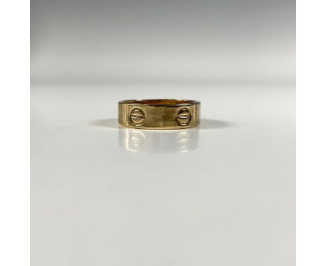 Gold metal ring with engraved design. Size 7. Dimensions: See DescriptionCondition: Age related wear. 
