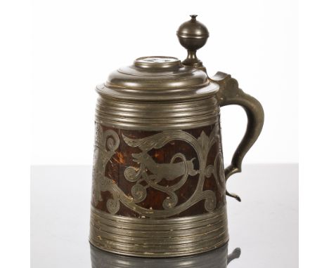 LATE 19TH CENTURY SWEDISH PEWTER AND OAK  FRANS SANTESSON DAUBENKRUG TANKARD
stamped with makers mark and date letter for 187