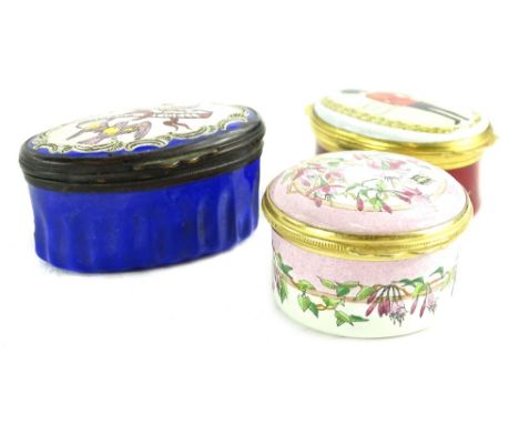 A 19thC Bilston type enamel box, decorated with birds, a Halcyon days patch box and a Crummles enamel box. (3)