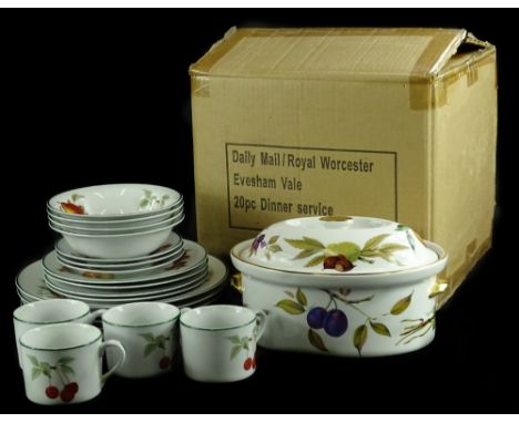 Various items of Royal Worcester Evesham tableware, to include dinner plates, a 20 piece tea and dinner service, in original 