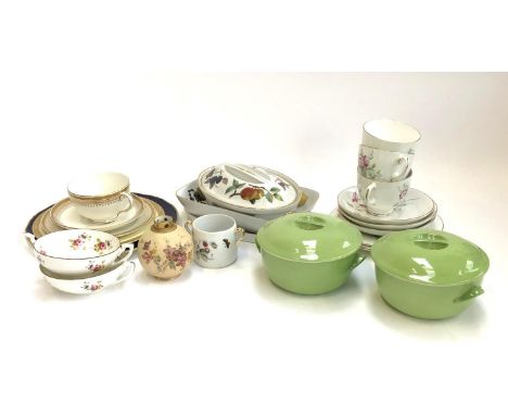 A quantity of Royal Worcester ceramics to include a pair of green lidded casserole dishes, 'Evesham', vase, tea cups, saucers