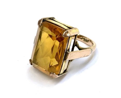 A 9ct gold and citrine paste cocktail ring, size M 1/2, 6.7g 