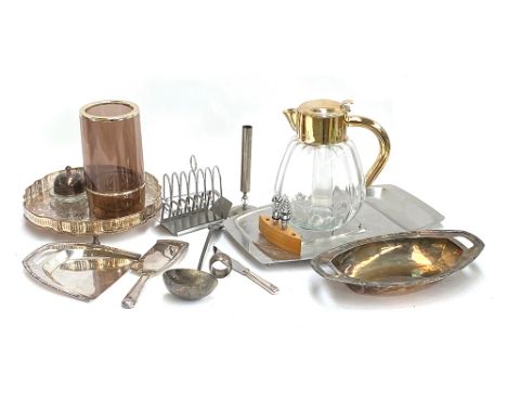 A mixed lot to include silver plated items, crumb sweep, Aesthetic movement silver napkin ring; Spong Vinicool etc 