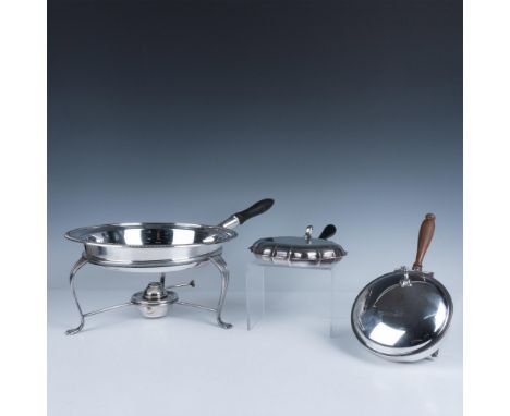 Lot includes EPC Sheffield Victorian silver-plated Silent Butler with wood handle; Chippendale International Silver silent bu