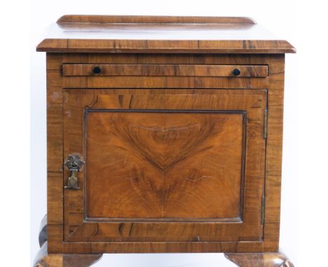 Antique original Queen Ann walnut cabinet/side table with a pullout shelf and large central drawer. Scallop shell design carv