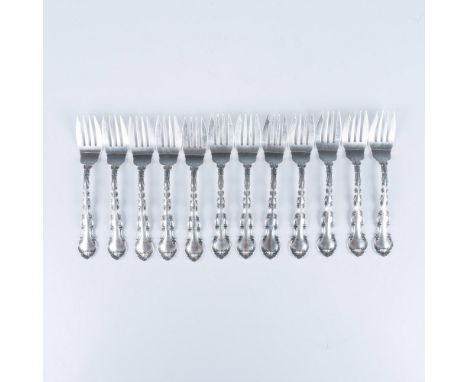 This beautiful set includes 12 pieces in the Strasbourg pattern. Each fork measures: 6.5''L x 1.25''W. Total weight: 490g. Ma