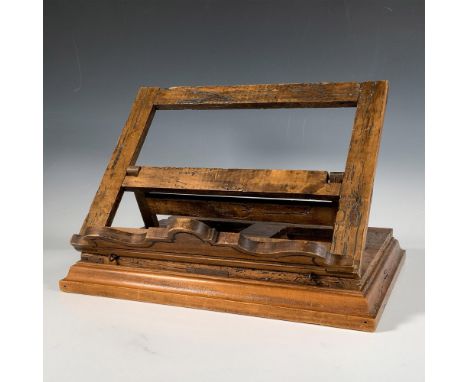 Beautifully crafted antique Italian olive destressed wood tabletop bookstand/Lecter/easel on a pivot for rotating ease. The w
