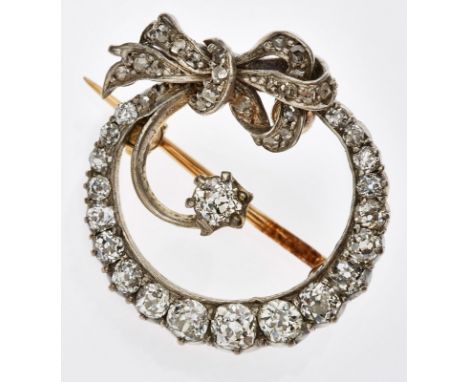 Kl. runde Diamant-Schleifen-Nadel,viktorianisch, England wohl um 1880. 14 kt GG/Silber, runde Nadel mittig besetzt m. 1 Altsc