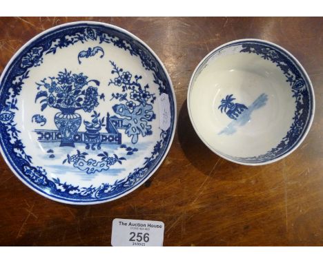 18th c. Worcester blue and white tea bowl with saucer