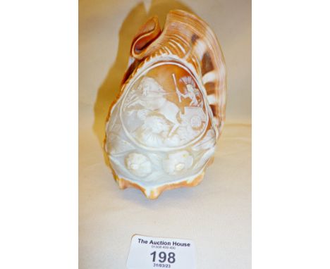 Carved cameo conch shell light shade