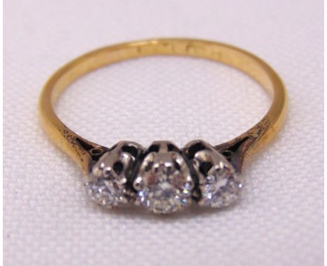 18ct yellow gold three stone diamond ring, approx total weight 1.2g