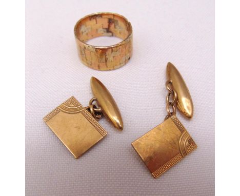 A pair of 9ct gold cufflinks and a 9ct gold ring, approx total weight 9.2g