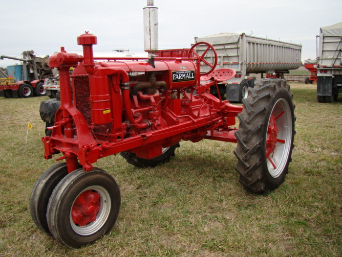 Lot 49 1932 Farmall F20 tractor restored, new paint, new heads, serial