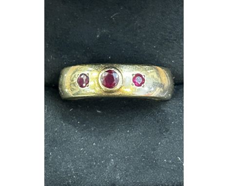 Large 9ct gold ring set with 3 rubies 16.6g Size Z plus1 