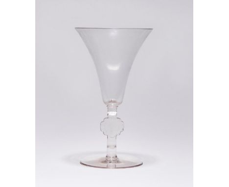 Likörglas "Barr" René Lalique, Wingen-sur-Moder - um 1924-26 Ãœber Scheibenfuß kurzer Stiel mit von Locken umgebenem Portrait