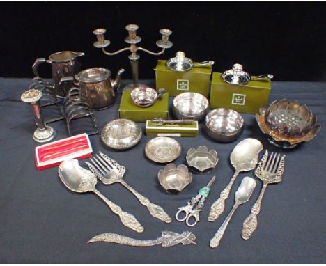 CHRISTOFLE: A PAIR OF SILVER-PLATED BOWLS, OTHER SMALL (BOXED) ITEMSa Reed and Barton waterlily dish and other items includin