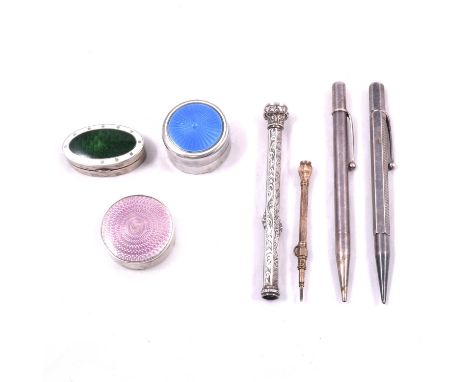 A silver propelling pencil, Johnson, Matthey &amp; Co, London 1947, part plain polished, part engine turned; another silver p