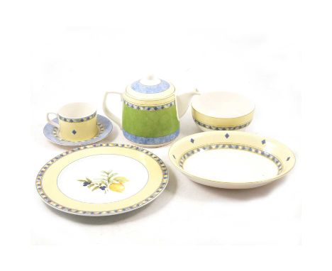 A modern Royal Doulton 'Carmina' pattern part dinner and tea service, to include serving bowls, dinner plates, side plates, g