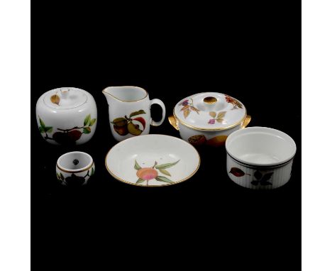 Small collection of Royal Worcester Evesham tablewares.