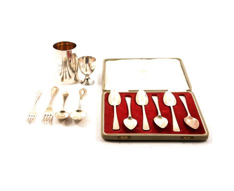 A cased set of silver grapefruit spoons, Josiah Williams &amp; Co, London 1937, in a George Tarratt of Leicester case; a plai