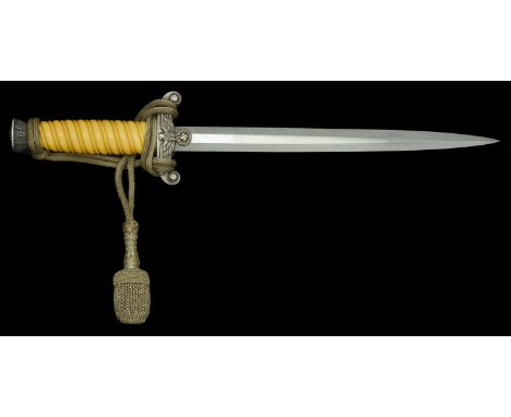 A German Second World War Army Officers’ Dagger. An excellent example with superb blade by Tiger, Solingen. All of the cross 