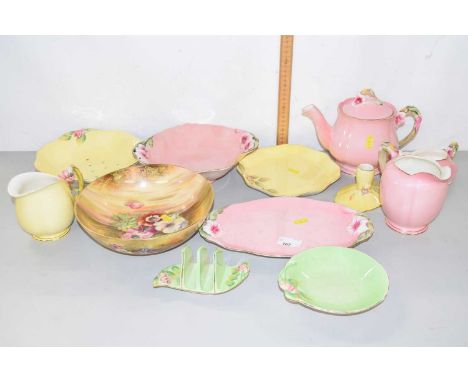 A quantity of Royal Winton floral table wares 