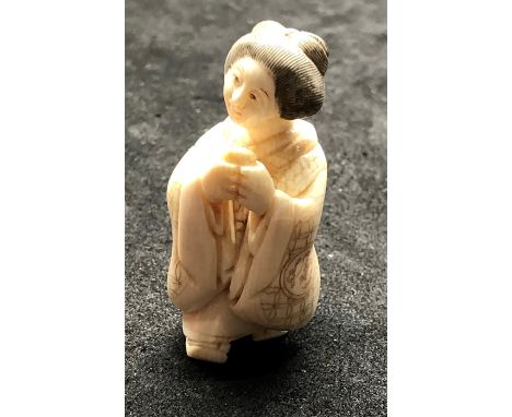 Fine Signed Japanese Netsuke fig  measures approx height 50mm  