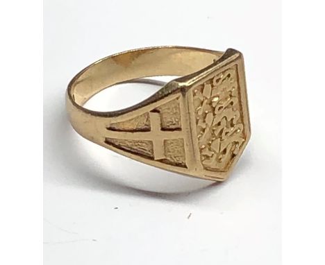 9ct Gold ring weight 3.5 grams 