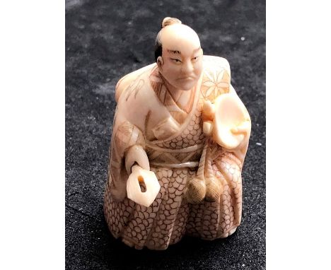 Fine Signed Japanese Netsuke fig measures approx height 50mm  