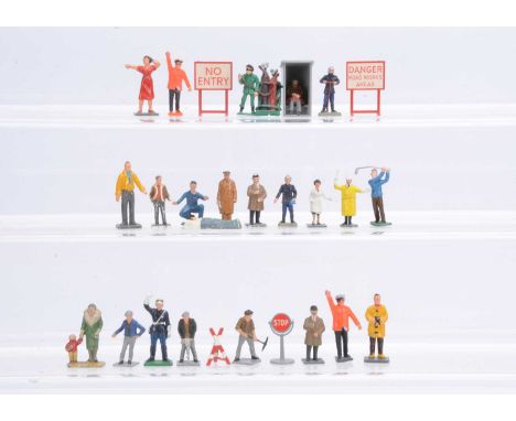 Dinky, Corgi & Other Spare Figures & Accessories, including Dinky 010 Road Maintenance Personnel (16 figures/pieces), 007 Pet