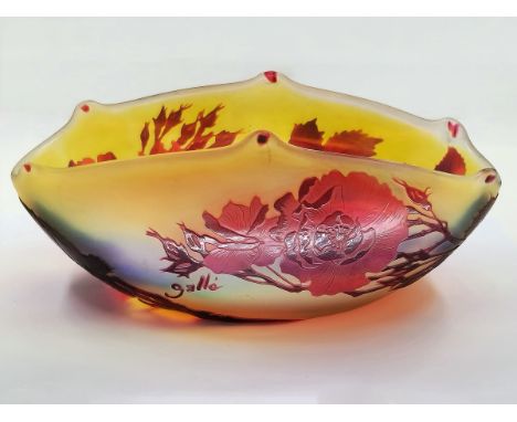 Emile Galle French glass bowl from the Art Nouveau period, a rare model, decorated and signed with a cameo on a layered glass