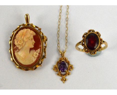 A 9ct gold dress ring, size K/L, an oval cameo pendant/brooch in 9ct gold mount, and a 9ct gold pendant on fine link chain (3