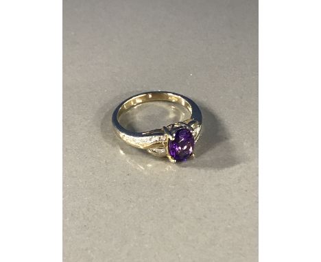 9ct GOLD DIAMOND AND AMETHYST RING