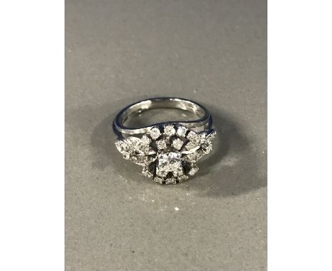 9ct WHITE GOLD DIAMOND CLUSTER RING