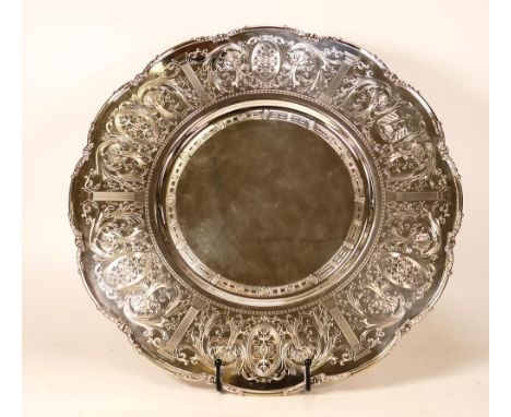 De Lamerie Fine silver plated gilt layplate/tray, Acanthus pattern, high end quality item, new and Made in England, d.36cm 